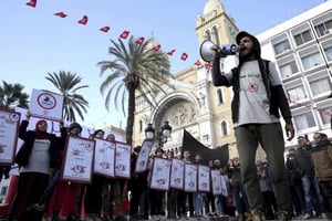Les familles des victimes de la révolution tunisienne ont manifesté dans les rues de Tunis , le 13 janvier 2018. © Hassene Dridi/AP/SIPA