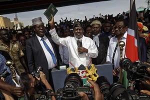Raila Odinga lors de sa prestation de serment symbolique le 30 janvier dans un parc de Nairobi. © Ben Curtis/AP/SIPA
