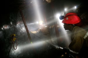 Des mineurs de la Sibanye Gold en Afrique du Sud, le 20 juin 2017. © Reuters