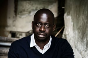 Felwine Sarr, écrivain sénégalais, est également agrégé d’économie et éditeur. À Paris, le 23 février 2016 © Léo-Paul Ridet/Hans Lucas pour Jeune Afrique