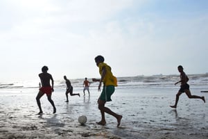 Des joueurs de football à Esmeraldas, en Équateur. © SIPANY/SIPA