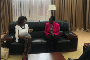 Laure Flessel, ministre française des sports, et Julienne Uwacu, ministre rwandaise des sports et de la culture, à Kigali le 16 février 2018 © Twitter – Laura Flessel