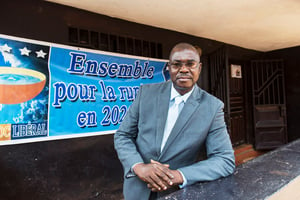 Faya Millimouno, leader du Bloc Libéral (BL), à la permanence de son parti à Conakry (Guinée), en février 2018 © Youri Lenquette pour Jeune Afrique