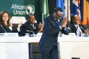 Paul Kagamé, le président rwandais et l’actuel président de l’Union africaine, lors de la signature de l’accord instituant la Zone de libre-échange continentale africaine le 21 mars à Kigali. © Stringer/AP/SIPA