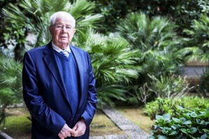 Mr. Guido Santullo, ex-patron du groupe de BTP Sericom, dans son hôtel de luxe Mirasole, à Gaeta, Italie,  le 27 avril 2017. © Marco d’Antonio pour JA