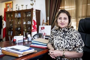 Maître Radhia Jeribi, présidente de l’Union nationale de la femme tunisienne, le 4 avril 2018 dans son bureau de l’UNFT. © Nicolas Fauqué/www.imagesdetunisie.com
