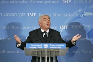 Dominique Strauss-Kahn, lors de sa nomination à la tête du FMI, en 2007. © MICHEL EULER/AP/SIPA