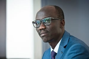 Issa Doubragne (Tchad), ministre de l’Économie et de la Planification du développement. À Paris, le 25 avril 2018. © Vincent Fournier/JA