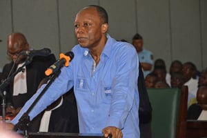 Le général Jean-Marie Michel Mokoko, lors de son procès à Brazzaville, le 11 mai 2018. © REUTERS/Roch Bouka