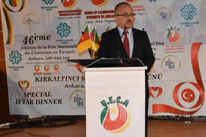 Birol Akgün, président de la fondation Maarif depuis 2016, lors de la 46e édition de la Fête Nationale du Cameroun en Turquie. © Facebook Fondation Maarif