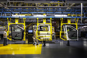 Renault (ici, son usine de Tanger) devrait franchir la barre des 400 000 véhicules produits en 2018. © David TEMPLIER