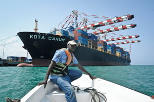 Les compagnies chinoises brillent par leur absence sur les ports africains, comme ici à Djibouti. © Vincent Fournier/Jeune Afrique