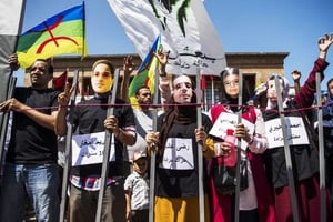 À Rabat, la manifestation en soutien aux condamnés du Hirak a rassemblé 8 000 personnes, selon les autorités. © Fadel Senna/AFP