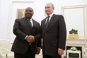 Ali Bongo Ondimba et Vladimir Poutine au Kremlin, le 14 juillet. © Sputnik/Alexei Druzhinin/Kremlin via REUTERS