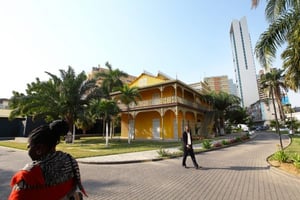 Le bâtiment, situé au centre de la capitale, a été aménagé pour accueillir des accrochages temporaires. © Bruno Fonseca pour ja