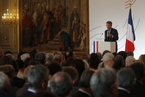 Emmanuel Macron, lors de son discours face aux ambassadeurs de France, lundi 27 août 2018 à l’Élysée. © Philippe Wojazer/AP/SIPA