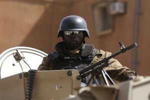 Un soldat burkinabè, à Ouagadougou, au Burkina Faso, le18 janvier 2016 (image d’illustration) © Sunday Alamba/AP/SIPA