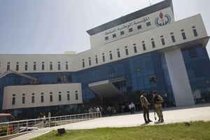 En Libye, le siège de la NOC, compagnie pétrolière nationale, à Tripoli. © Mohamed Ben Khalifa/AP/SIPA