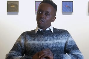 Evans Mbugua, un créateur adepte des couleurs © Capture d’écran Youtube/Hona Africa