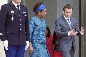 Michaëlle Jean reçue par Emmanuel Macron, le 31 juillet 2017 © Michel Euler/AP/SIPA