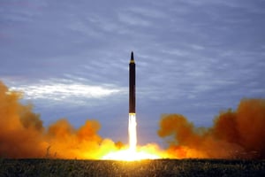 Une photo diffusée par la Corée du Nord en août 2017 montrant un tir de missile. © AP/SIPA