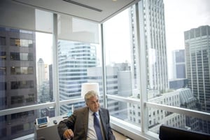 C’est en février dernier qu’Arif Naqvi, fondateur d’Abraaj, ici dans ses bureaux new-yorkais, a remis sa démission. © ANGEL FRANCO/NYT-REDUX-REA
