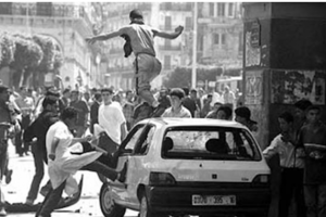 Une image extraite d’un documentaire sur les événements d’octobre 1988 à Alger. © Capture d’écran Youtube