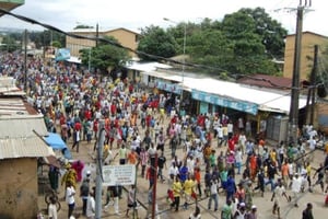 Le 28 septembre 2009, des manifestants se dirigent vers le Stade du 28-Septembre, à Conakry, en Guinée. © IDRISSA SOUMARE/AP/SIPA