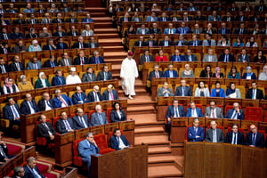 Une photo prise le 19 avril 2017 montre le Parlement lors d’une réunion publique conjointe consacrée à la présentation du programme du gouvernement par le Premier ministre du Maroc, nouvellement nommé, à Rabat (Maroc) le 19 avril 2017 © Fadel Senna/AFP