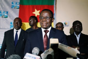 Maurice Kamto, dans son QG de campagne le 8 octobre à Yaoundé. © REUTERS/Zohra Bensemra