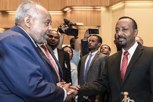 Le président djiboutien, Ismaïl Omar Guelleh, et le Premier ministre éthiopien, Abiy Ahmed, à Addis-Abeba, le 12 septembre 2018 © Yonas Tadesse/AFP