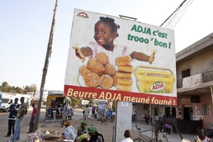 Affiche de publicité Patisen, à Dakar, Sénégal. © Antoine Tempé/Picturetank pour JA