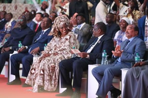 Macky Sall, président sénégalais, avec son épouse Marieme, lors de la cérémonie de son investiture à la candidature à la présidentielle de 2019, le 1er décembre 2018 à la Dakar Arena. © Lionel Mandeix.