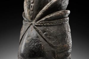 Le masque-heaume Mende originaire de Sierra Leone a été restitué au musée Théodore Monod d’art africain le 5 décembre. © DR