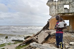 Ce qu’il reste de la préfecture, détruite par les flots. © ISSOUF SANOGO/AFP