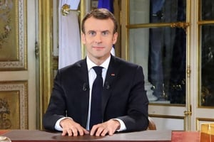 Le président français Emmanuel Macron, juste avant sa prise de parole depuis le Palais de l’Elysée, le 10 décembre 2018, sur la question des gilets jaunes. © Ludovic Marin/AP/SIPA