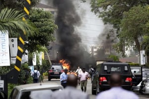 Dans une rue de Nairobi, à proximité du complexe DusitD2, frappé par une attaque revendiquée par les shebabs, le 15 janvier 2019. © Khalil Senosi/AP/SIPA