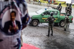 Patrouille de gendarmerie à Buéa, dans le Sud-Ouest. © MARCO LONGARI/AFP