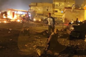 Sur les lieux d’un attentat à la voiture piégée qui a frappé Benghazi, le 23 janvier 2018. © Al-Hadath Channel via AP/SIPA