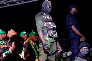 Des agents de sécurité pendant un meeting du candidat à la présidentielle sénégalaise Issa Sall le 3 février 2019. © AFP/Seyllou