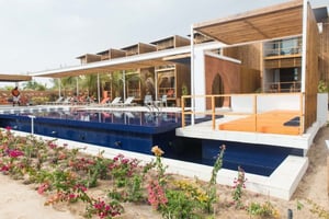 Le Blue Bay, nouvel espace VIP du Lamantin Beach Resort & Spa, à Saly. © Youri Lenquette