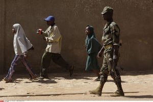 Un militaire à Niamey (photo d’illustration). © REBECCA BLACKWELL/AP/SIPA