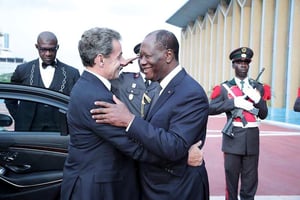 Nicolas Sarkozy, président du Comité de la stratégie internationale d’Accor, et le président ivoirien Alassane Ouattara. © DR