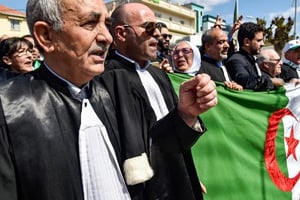 Les magistrats jouent un rôle majeur dans l’organisation des scrutins en Algérie. © RYAD KRAMDI / AFP