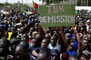 Lors d’une manifestation à Bamako contre le gouvernement et la président malien, le 5 avril 2019. © REUTERS/Keita Amadou