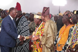 Alassane Ouattara a rencontré 251 chefs traditionnels le 24 avril à Yamoussoukro. © Twitter officiel Alassane Ouattara