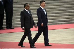 Xi Jinping, l’actuel président chinois et Denis Sassou Nguesso président de la République du Congo, lors d’une cérémonie officielle à Pékin le 5 juillet 2016 (photo d’illustration) © Ng Han Guan/AP/SIPA