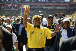 Cyril Ramaphosa en campagne à l’Ellis Park Stadium de Johannesburg, le 5 mai 2019. © Ben Curtis/AP/SIPA