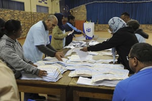 Lors du dépouillement des votes à Cape Town, le 8 mai 2019. © Nasief Manie/AP/SIPA