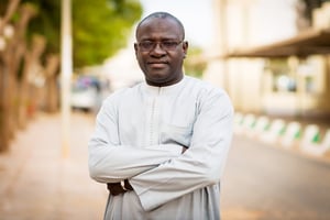 Bakary Sambe, directeur du Timbuktu Institute et professeur à l’université Gaston-Berger de Saint-Louis, à Dakar, le 15 mai 2019. © Clément Tardif pour JA